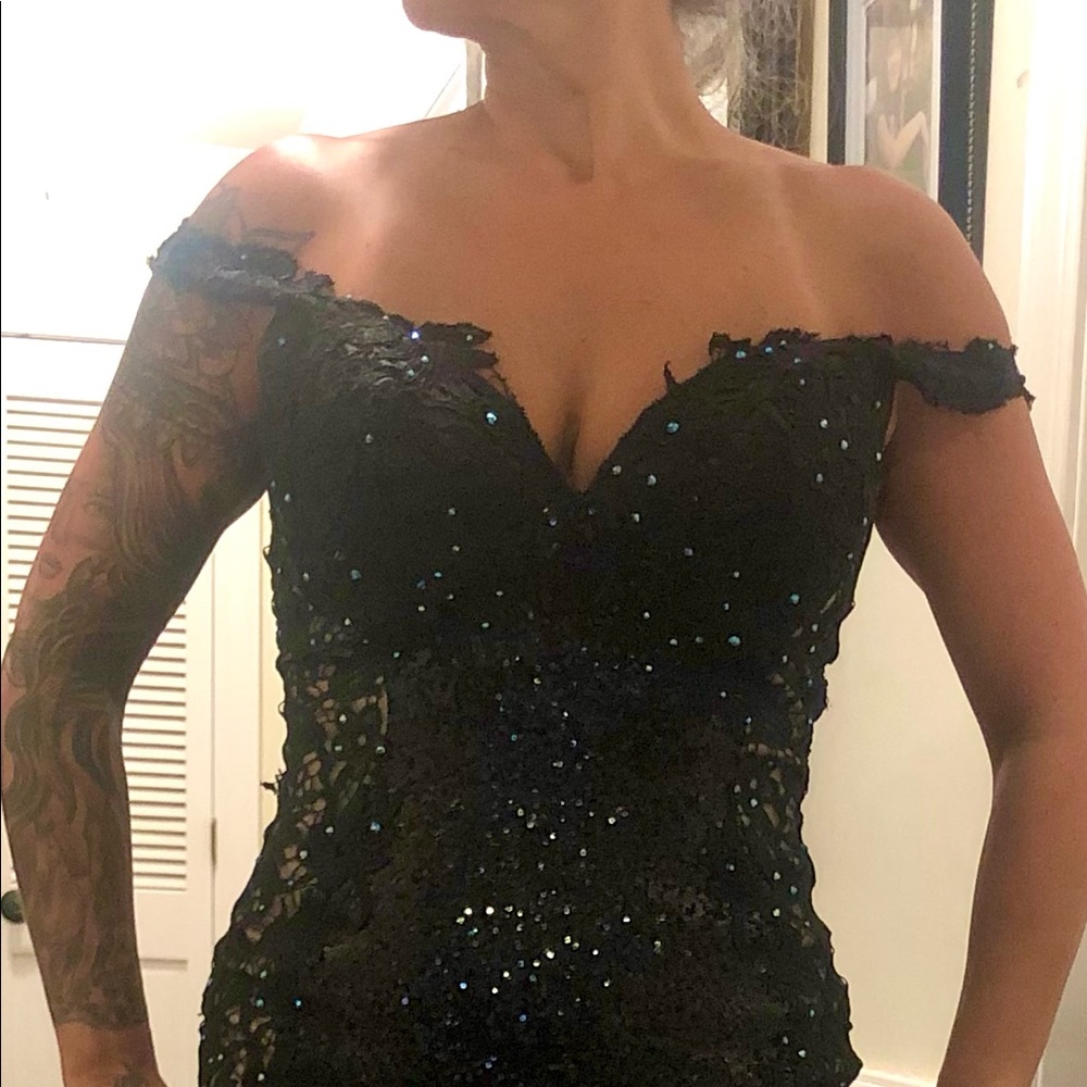 Black Formal floor length gown. Size 6